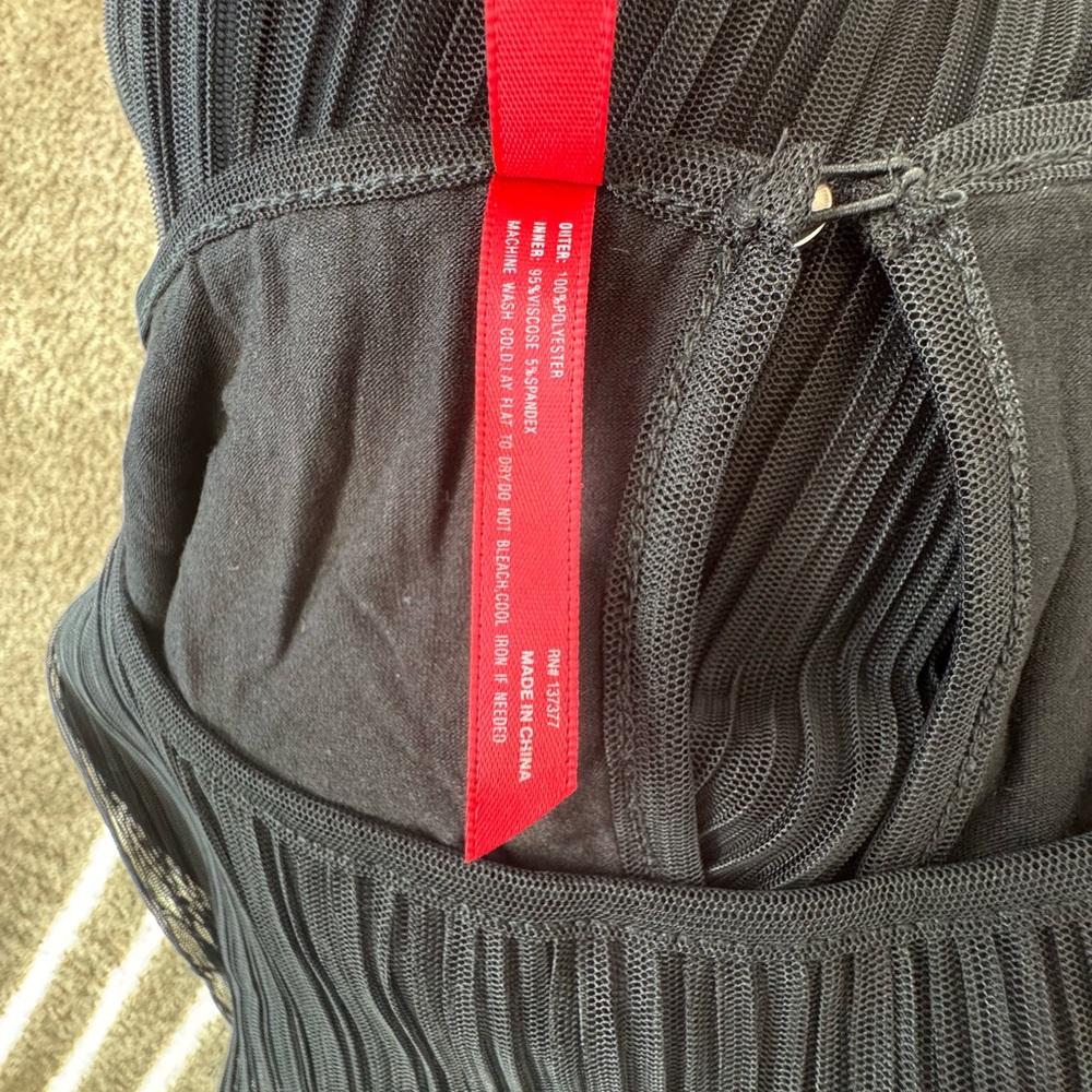 Ruby Ribbon Pleated Mesh Dress Large Black - Picture 6 of 8